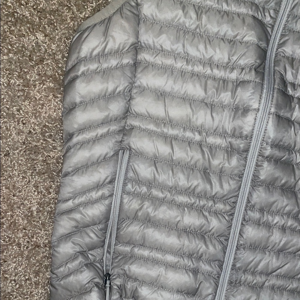 Patagonia Lightweight Quilted Vest - Picture 3 of 8
